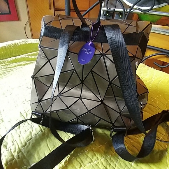 Emilio Pepe Italy Handbags - NWT Italian Geometric Metallic Bronze Backpack